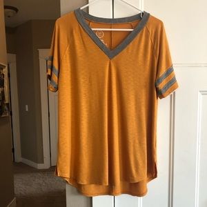 Maurice’s Women’s Large Mustard Yellow Tunic Top